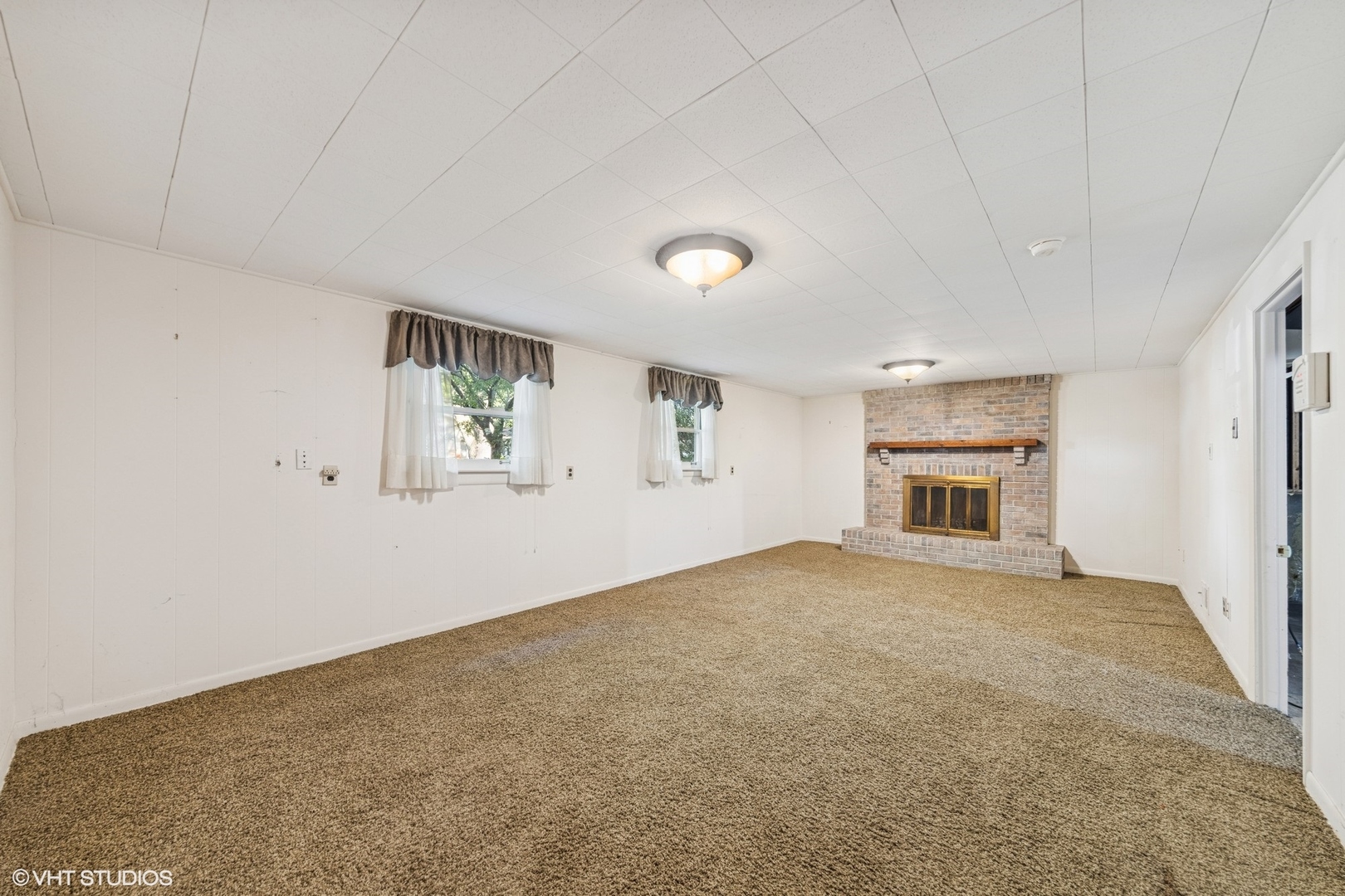 6901 Meadowcrest Drive, Downers Grove, IL 60516