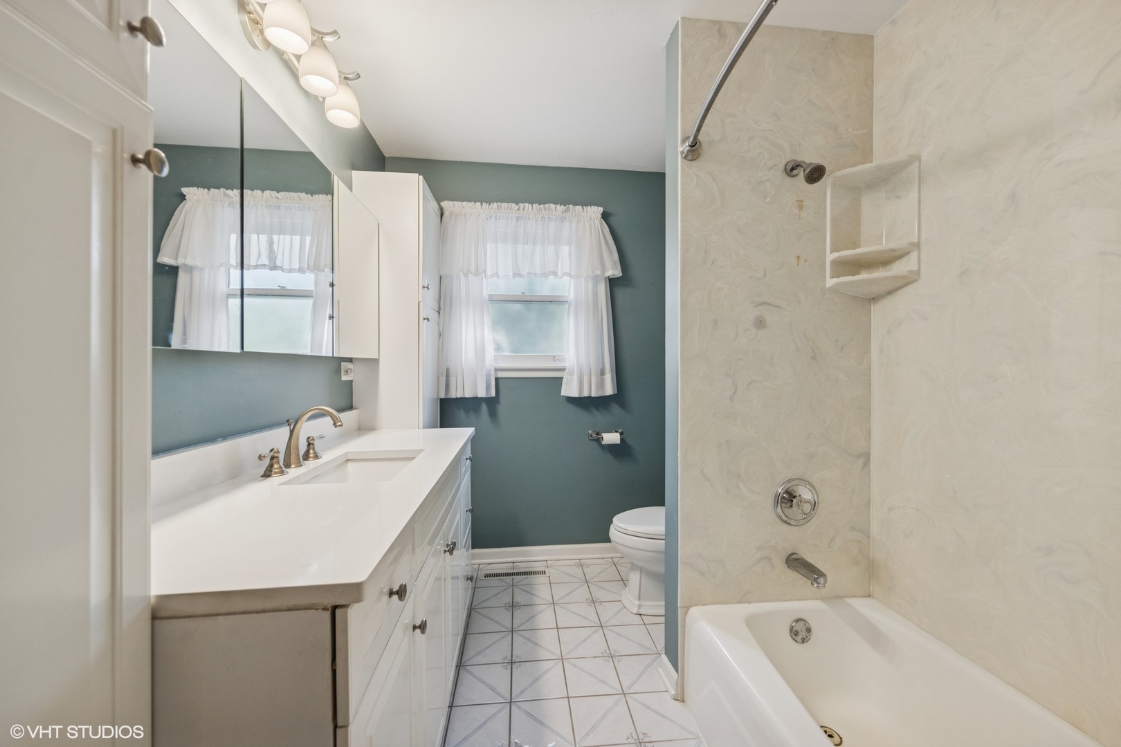 6901 Meadowcrest Drive, Downers Grove, IL 60516