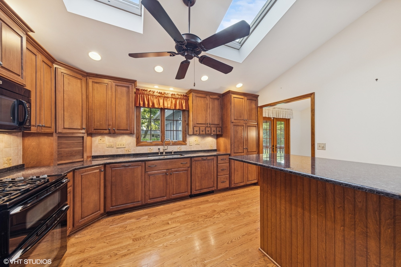 6901 Meadowcrest Drive, Downers Grove, IL 60516