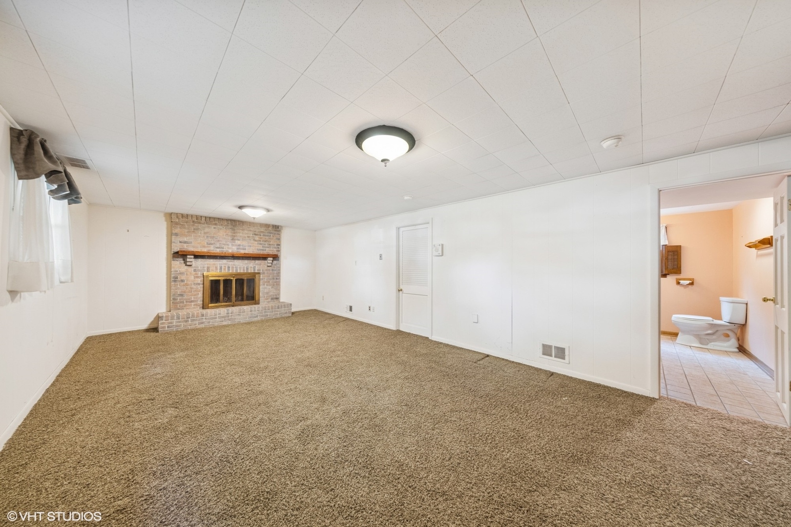 6901 Meadowcrest Drive, Downers Grove, IL 60516