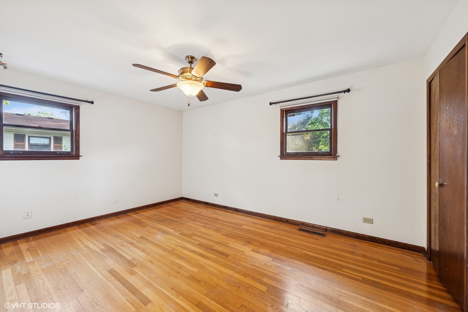 6901 Meadowcrest Drive, Downers Grove, IL 60516