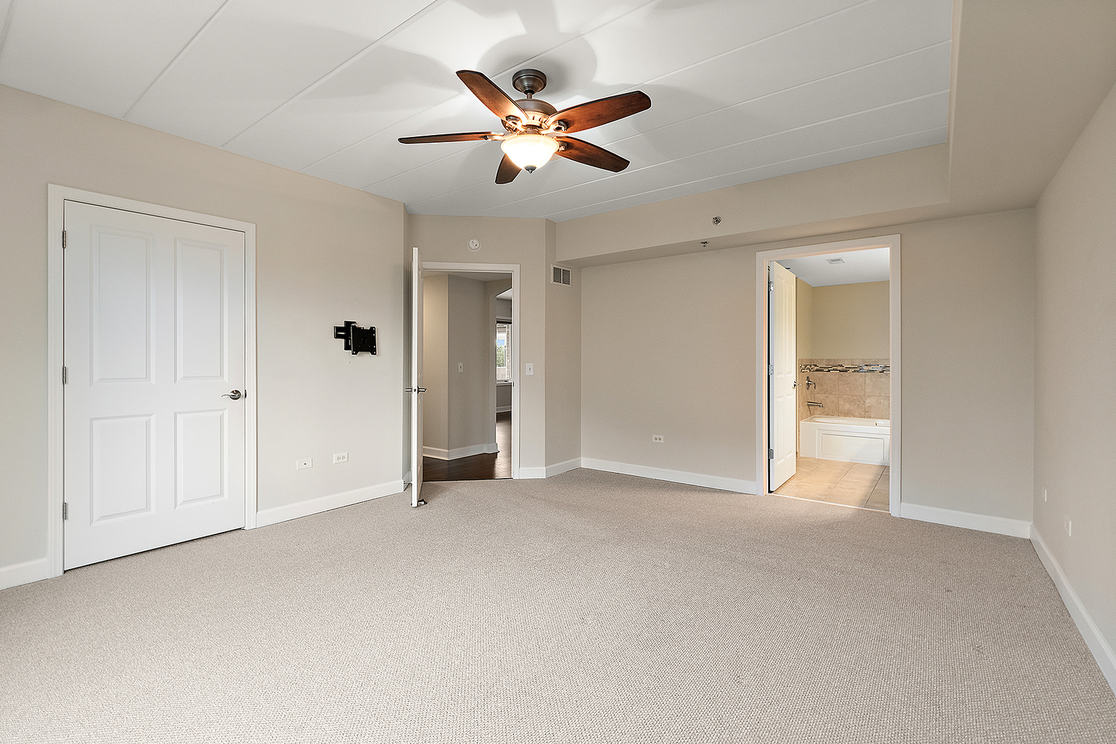 11110 Waters Edge Drive #2A, Orland Park, IL 60467
