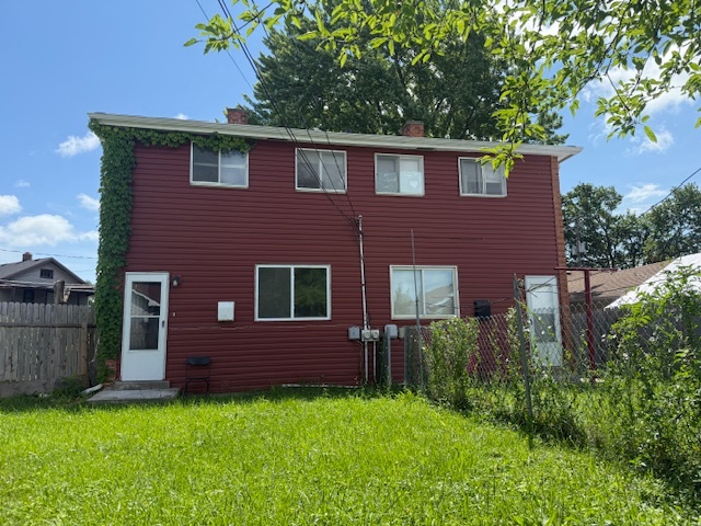 622 N Pine Street, Waukegan, IL 60085