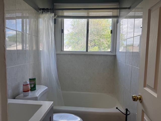 622 N Pine Street, Waukegan, IL 60085