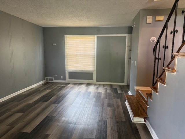 622 N Pine Street, Waukegan, IL 60085