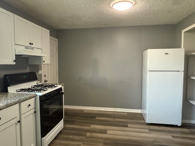622 N Pine Street, Waukegan, IL 60085