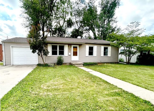 813 Reinthaler Road, Bloomington, IL 61701