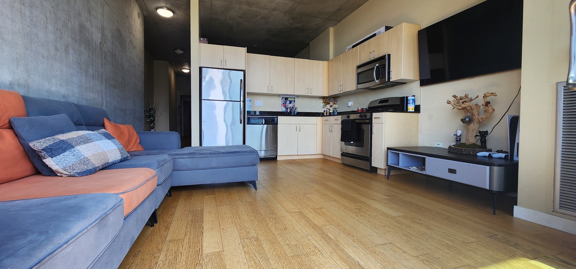 235 W Van Buren Street #2209, Chicago, IL 60607
