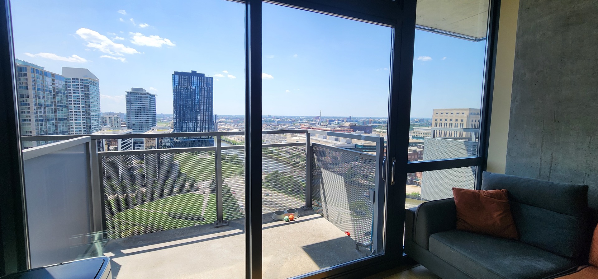 235 W Van Buren Street #2209, Chicago, IL 60607