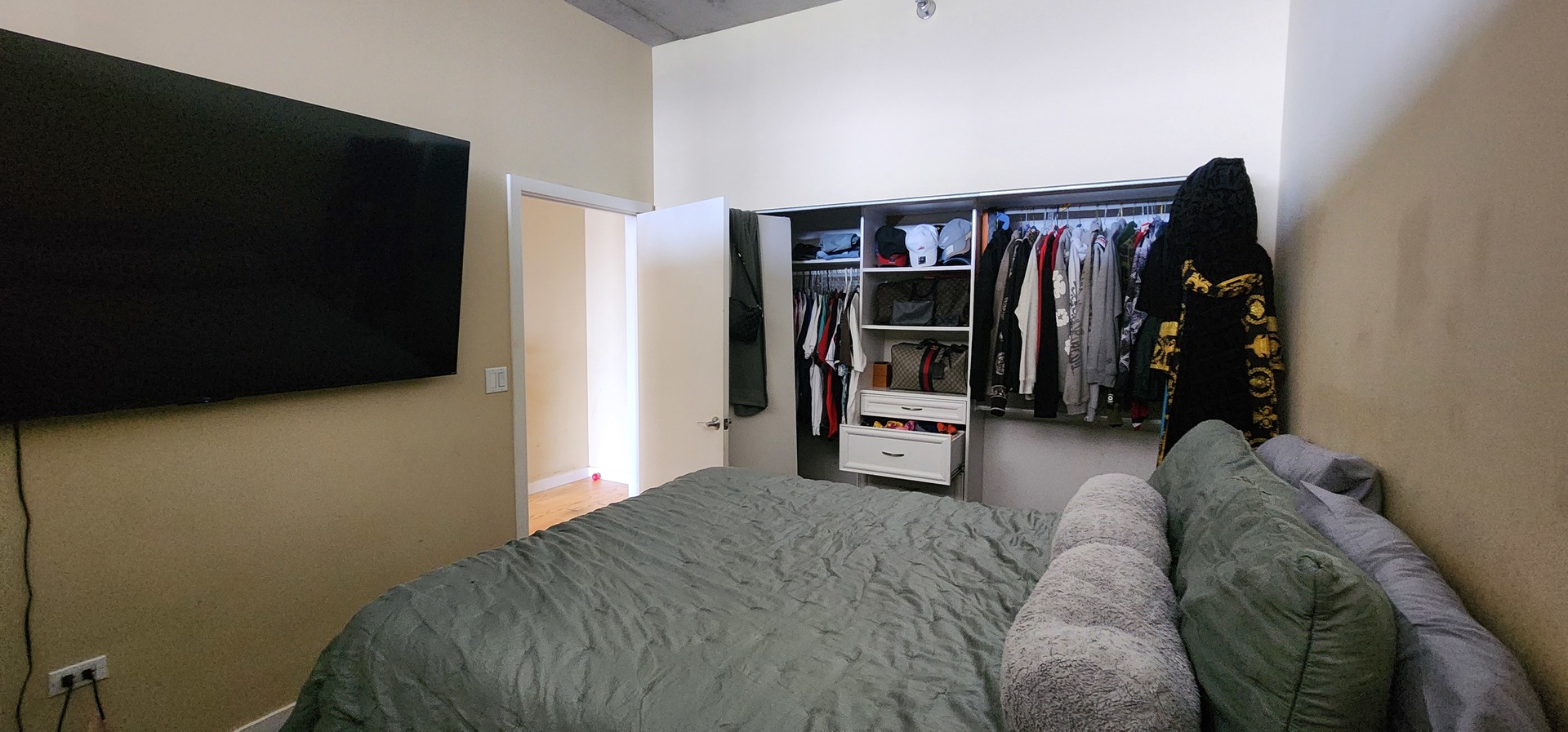 235 W Van Buren Street #2209, Chicago, IL 60607