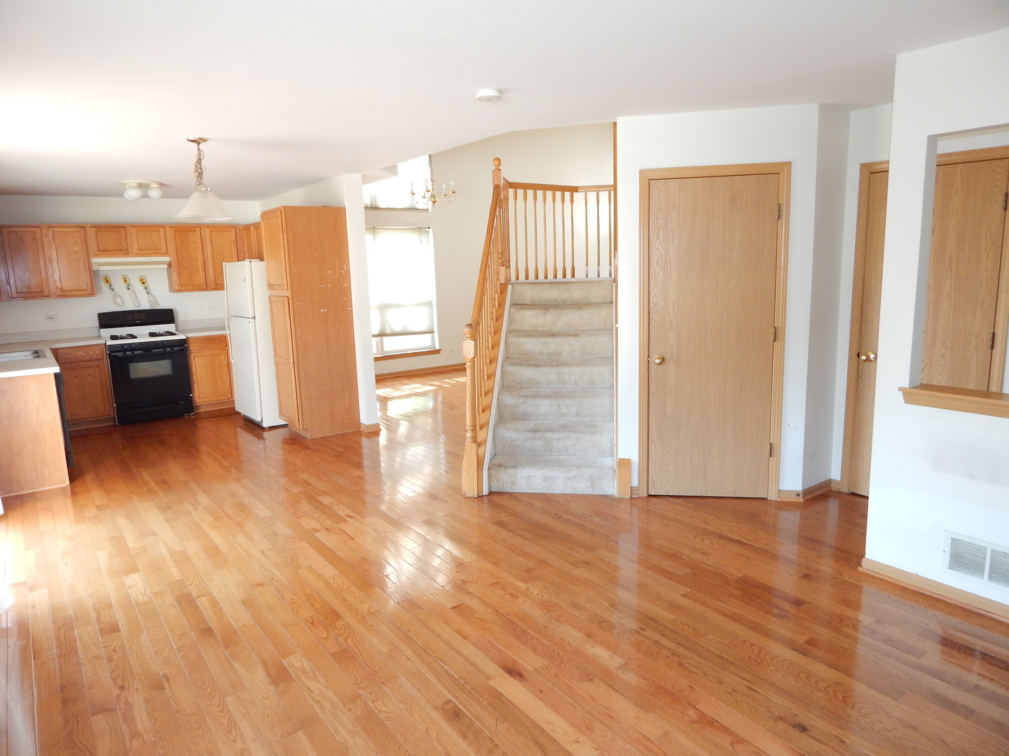 2800 E BRIDLEWAY Court, Carpentersville, IL 60110