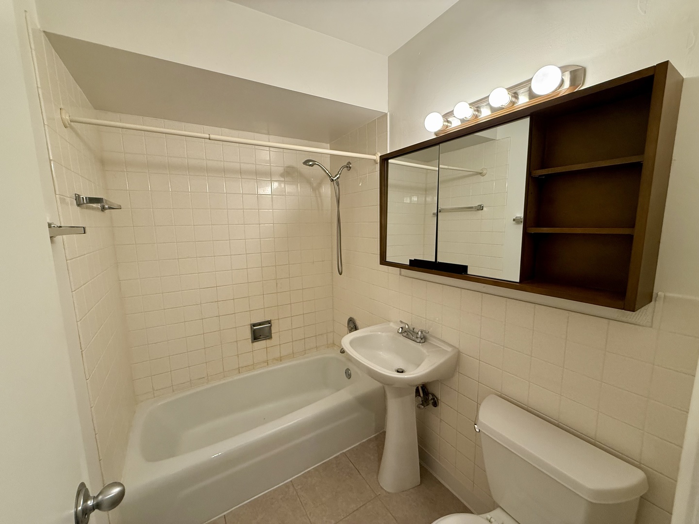 2331 Ogden Avenue #7, Downers Grove, IL 60515