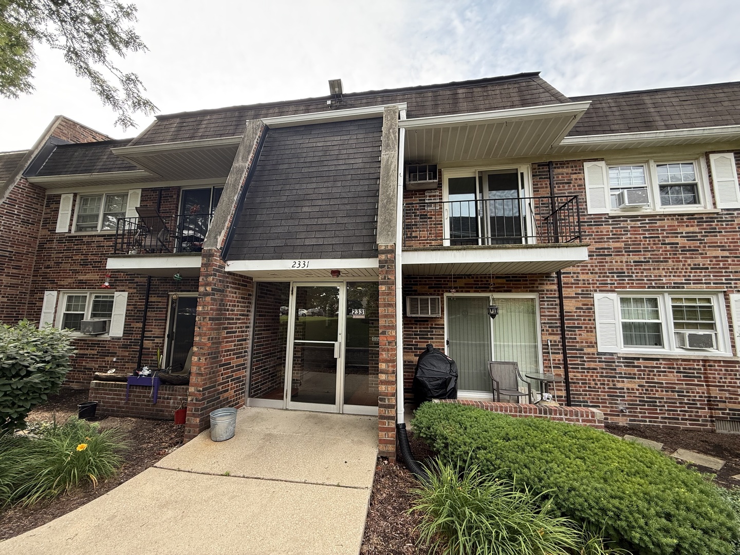 2331 Ogden Avenue #7, Downers Grove, IL 60515