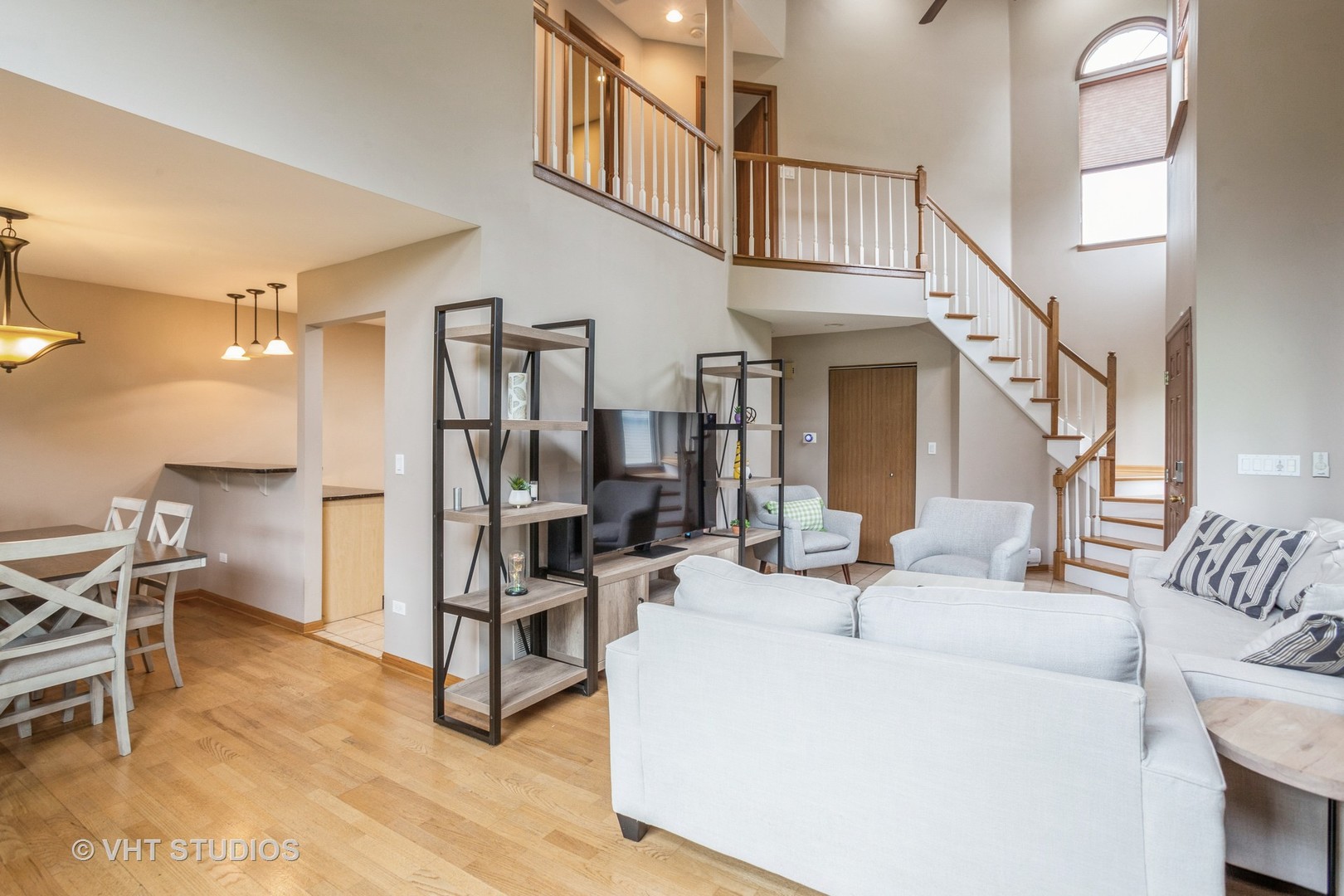 498 Stone Gate Circle, Schaumburg, IL 60193