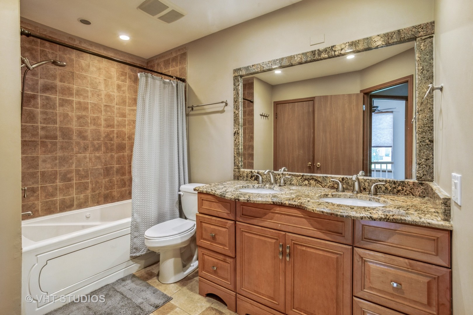 498 Stone Gate Circle, Schaumburg, IL 60193