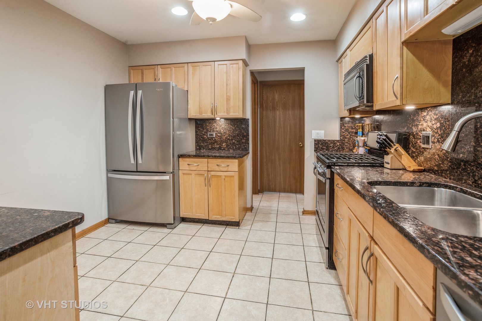 498 Stone Gate Circle, Schaumburg, IL 60193
