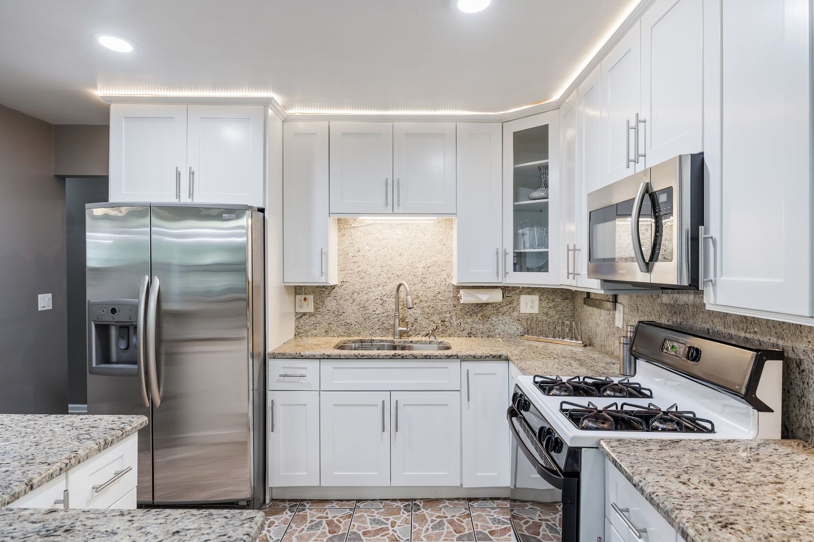 2390 Buttercup Court, Aurora, IL 60506