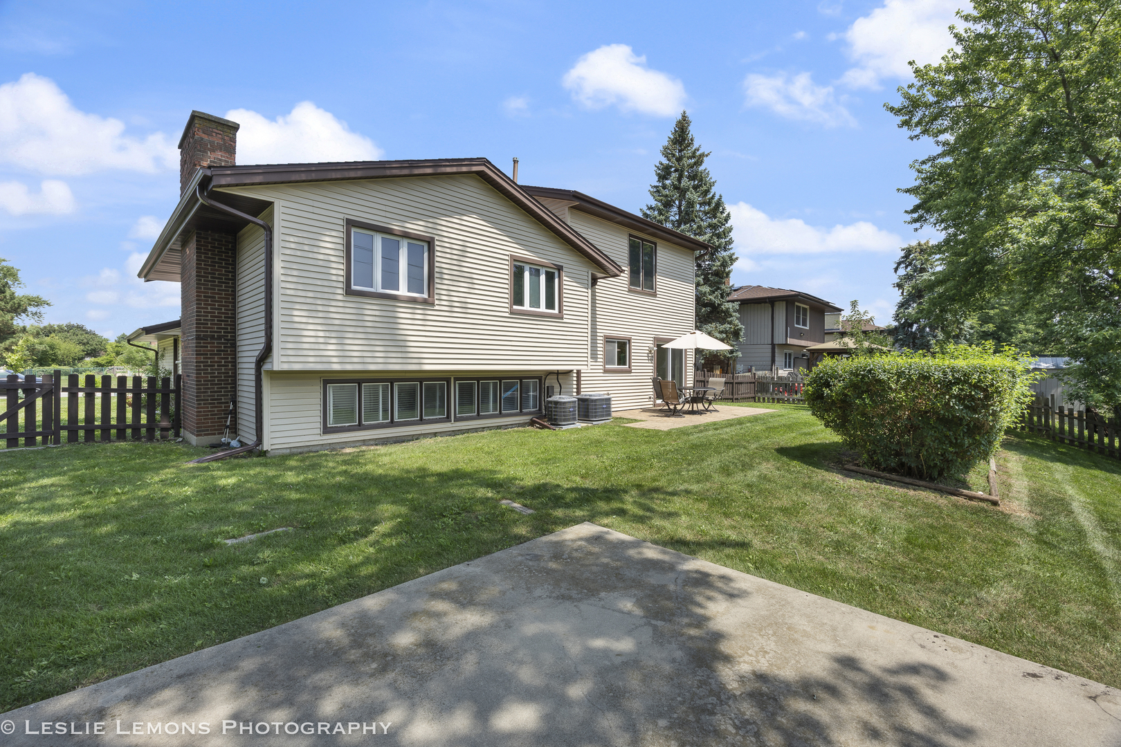 2121 W Weathersfield Way, Schaumburg, IL 60193