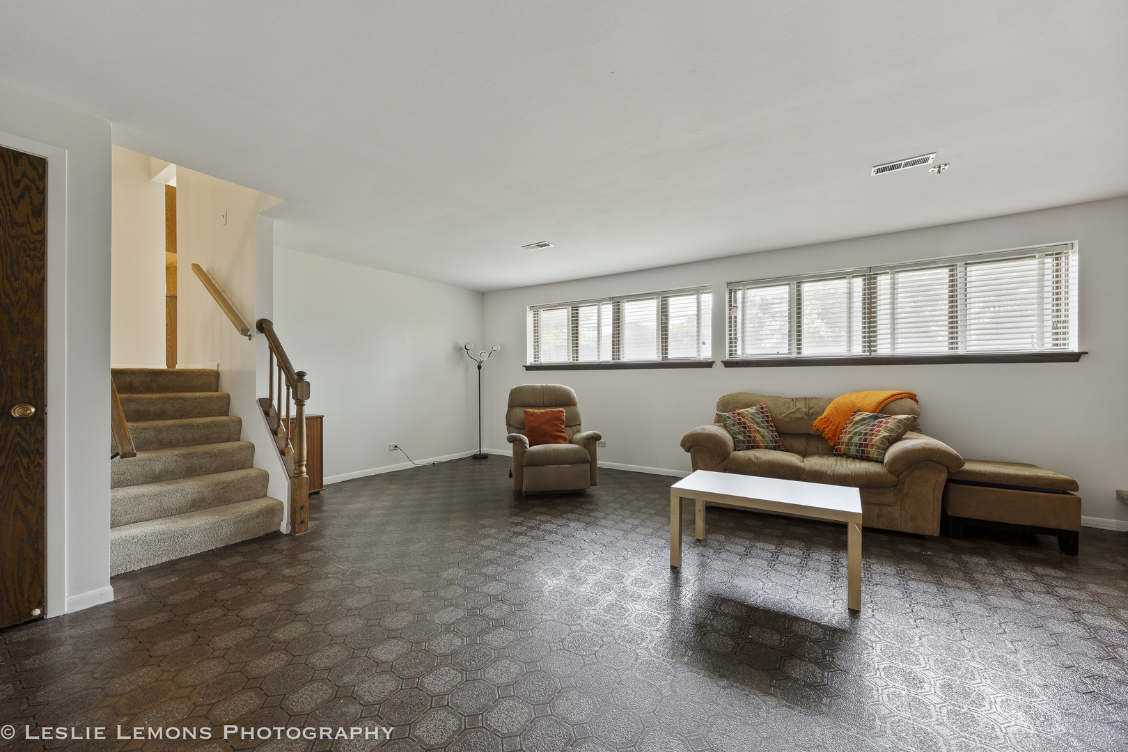 2121 W Weathersfield Way, Schaumburg, IL 60193