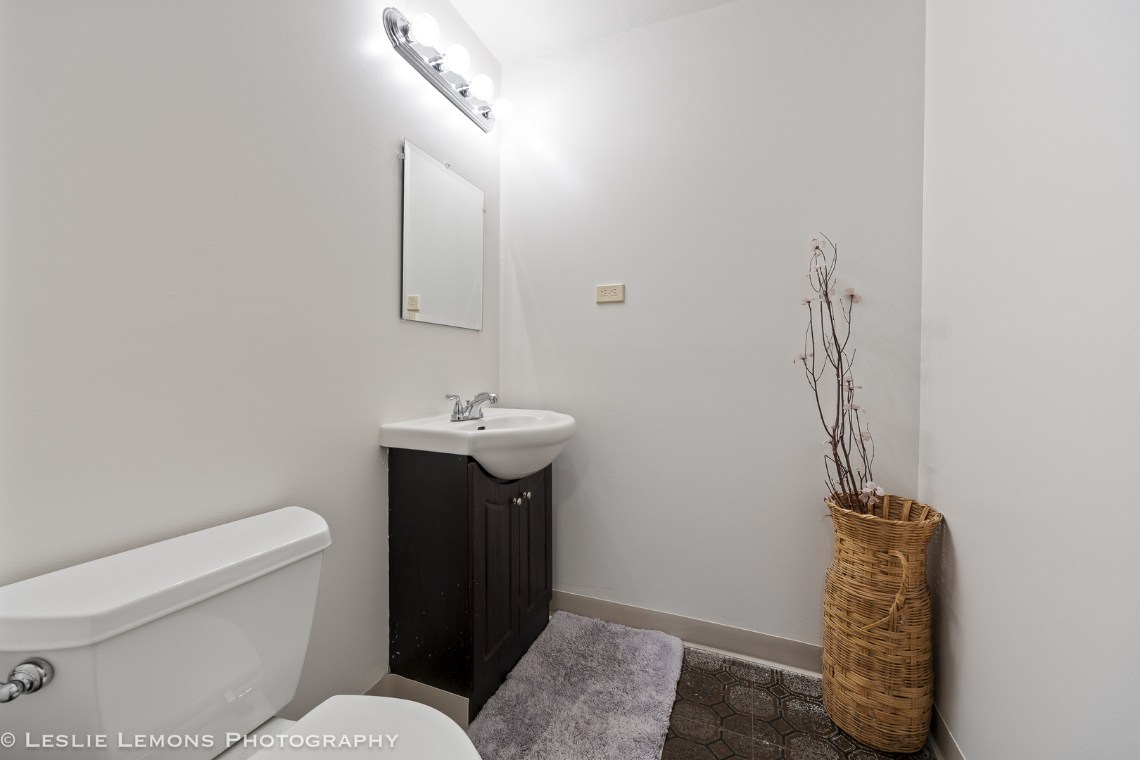 2121 W Weathersfield Way, Schaumburg, IL 60193