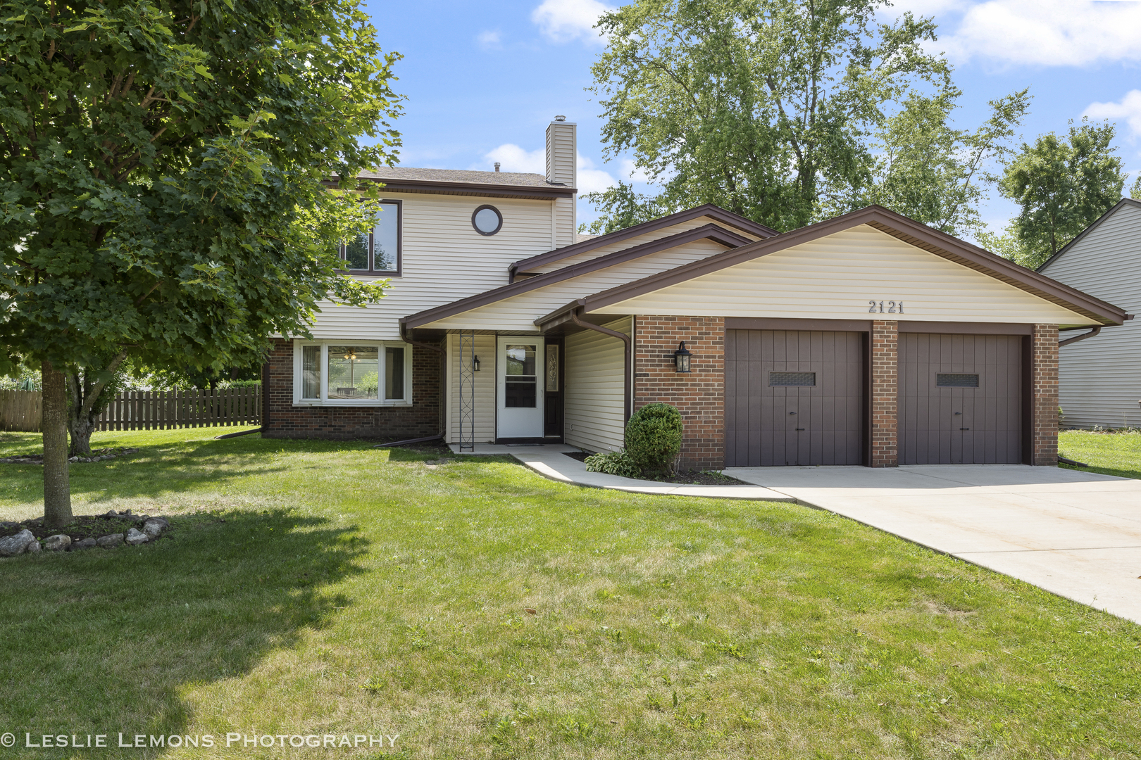 2121 W Weathersfield Way, Schaumburg, IL 60193