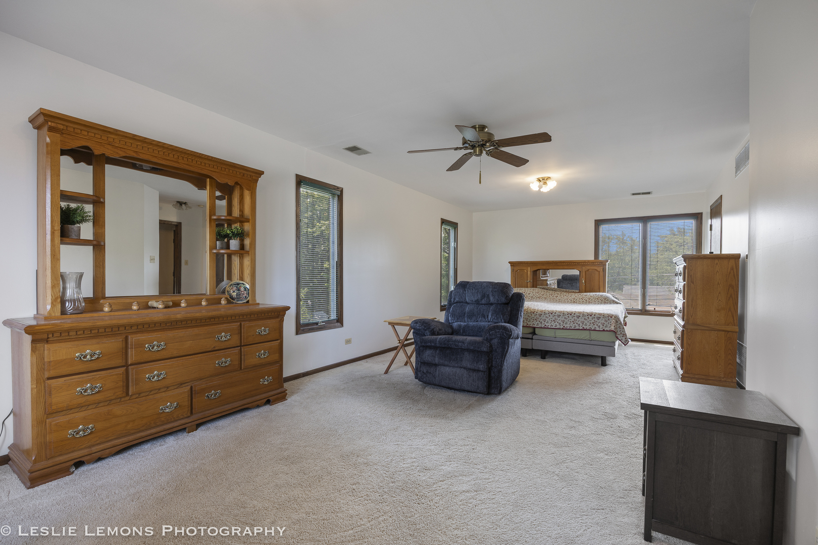 2121 W Weathersfield Way, Schaumburg, IL 60193