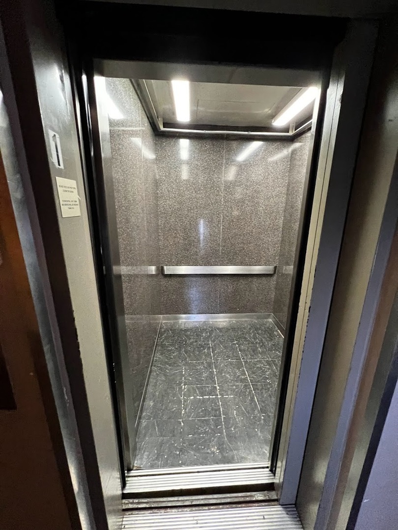 3933 N Clarendon Avenue #104, Chicago, IL 60613