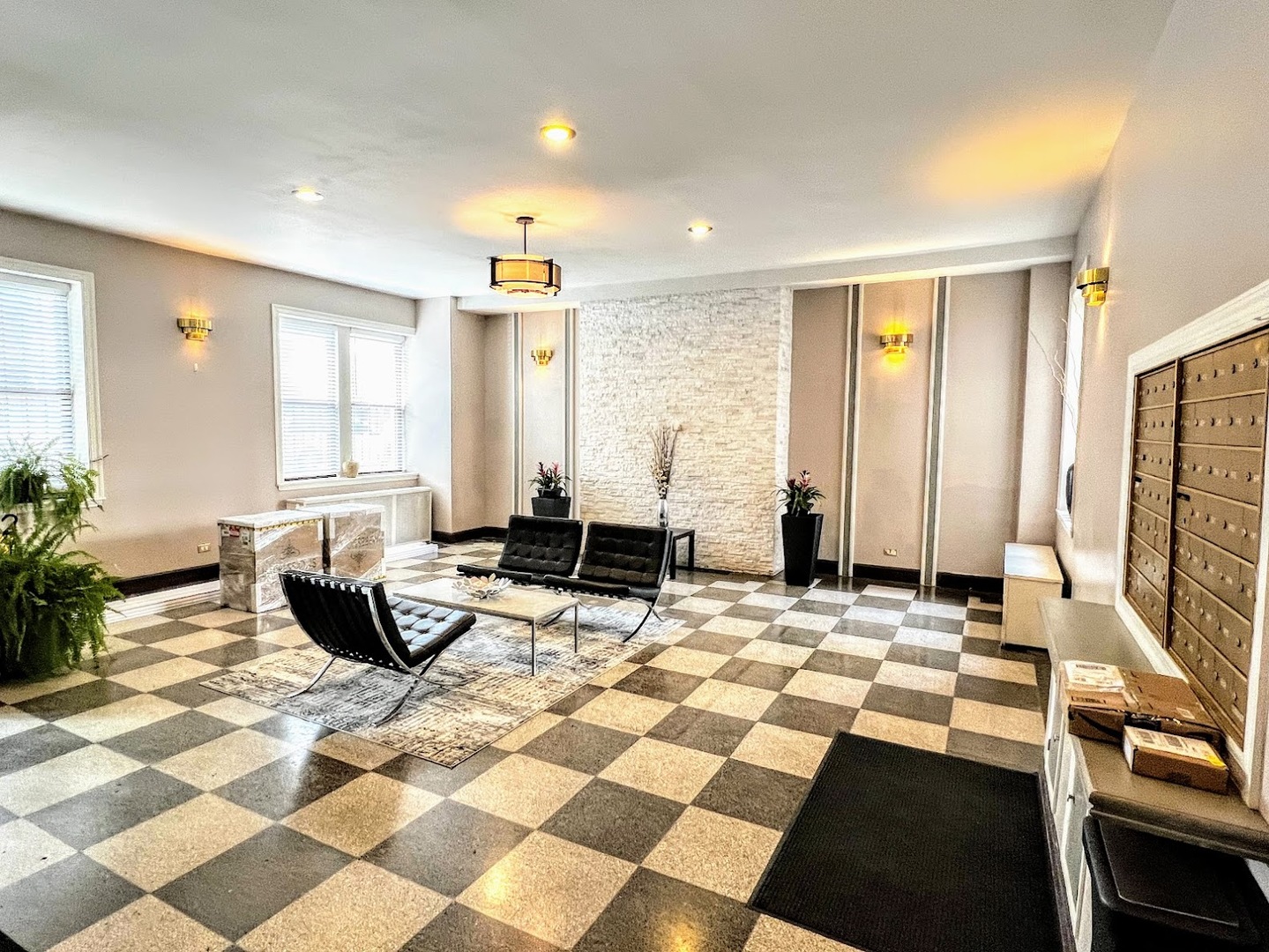 3933 N Clarendon Avenue #104, Chicago, IL 60613
