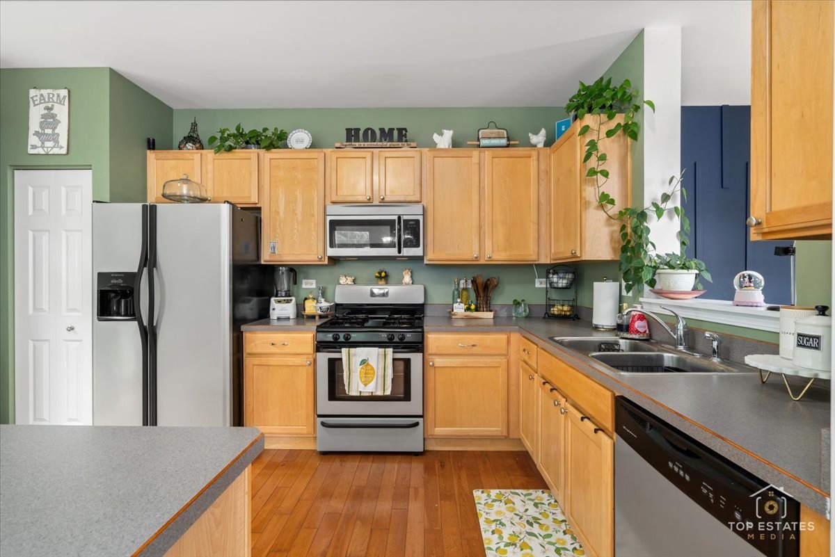 2039 Muirfield Drive, Yorkville, IL 60560