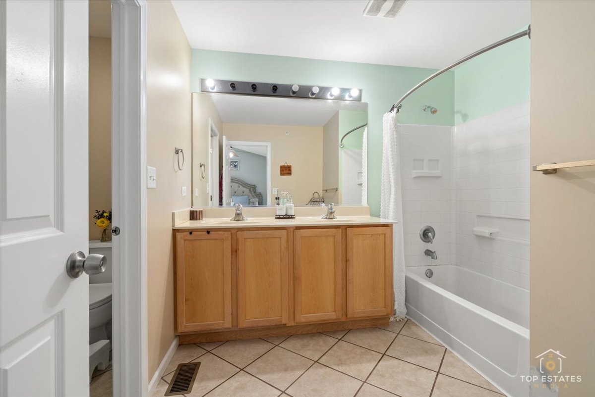 2039 Muirfield Drive, Yorkville, IL 60560