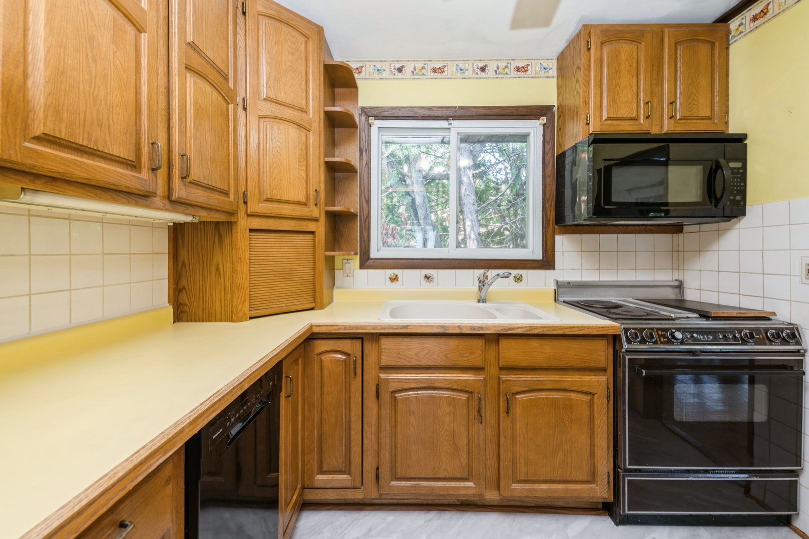 71 Delburne Drive, Davis, IL 61019