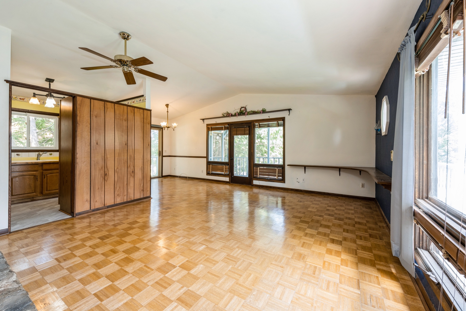 71 Delburne Drive, Davis, IL 61019