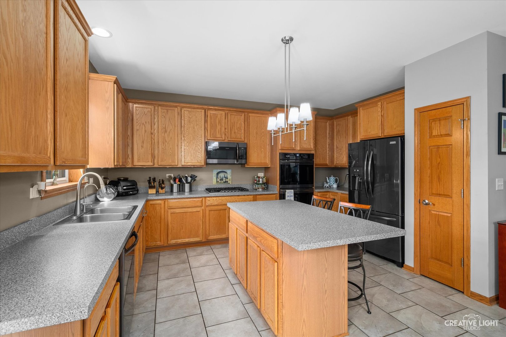 426 Fayette Drive, Oswego, IL 60543