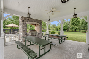 426 Fayette Drive, Oswego, IL 60543