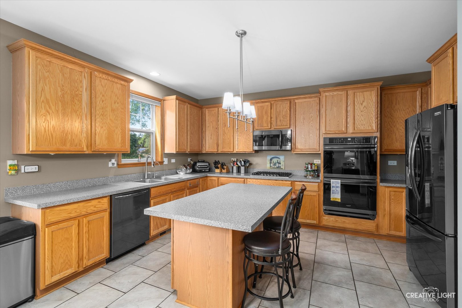 426 Fayette Drive, Oswego, IL 60543