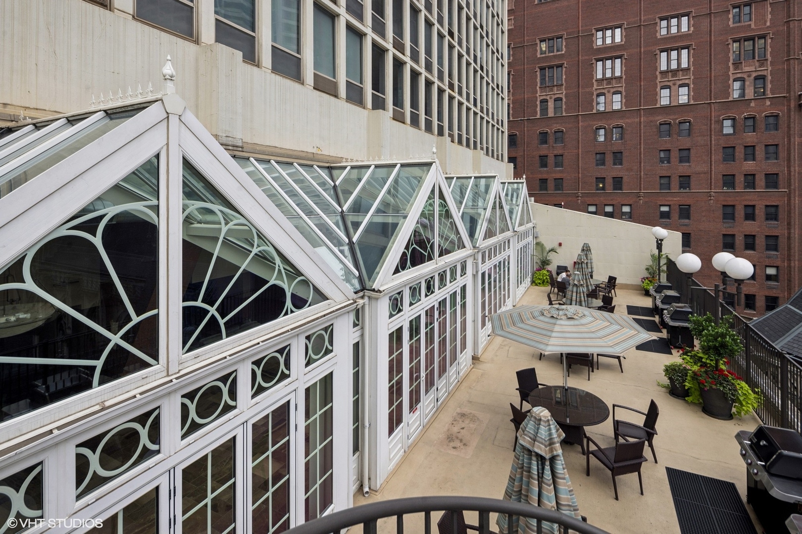 111 E Chestnut Street #21B, Chicago, IL 60611