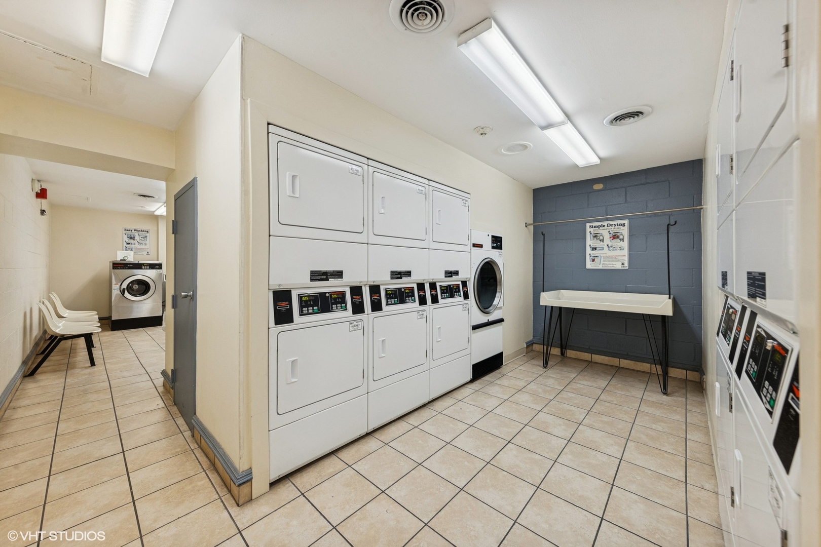 111 E Chestnut Street #21B, Chicago, IL 60611