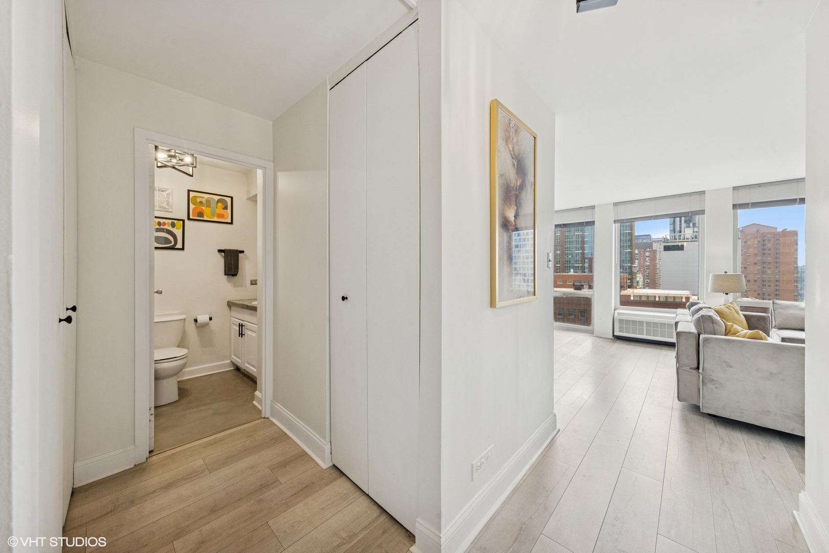111 E Chestnut Street #21B, Chicago, IL 60611