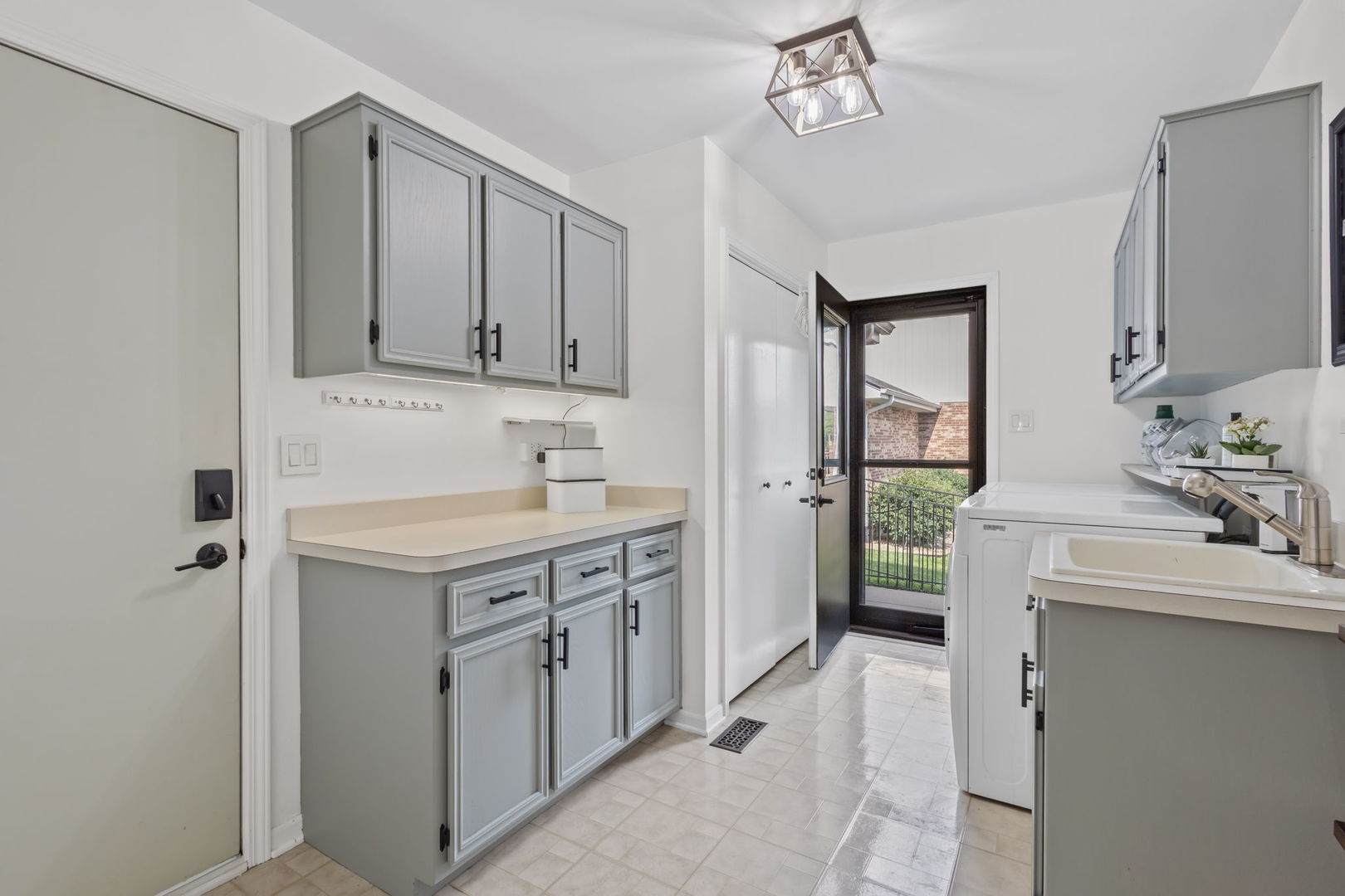7465 Bayfield Drive, Tinley Park, IL 60487