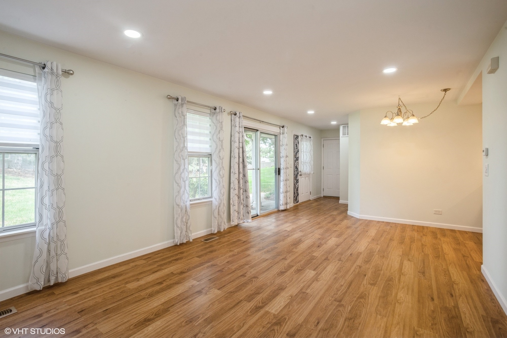 1051 Rockport Drive #1051, Carol Stream, IL 60188