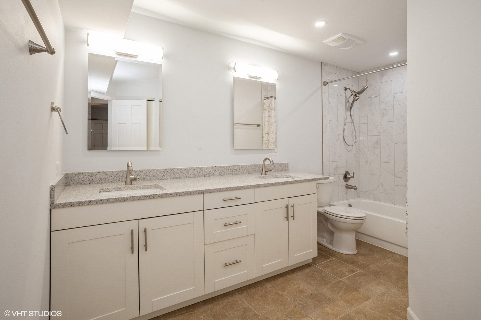 1051 Rockport Drive #1051, Carol Stream, IL 60188
