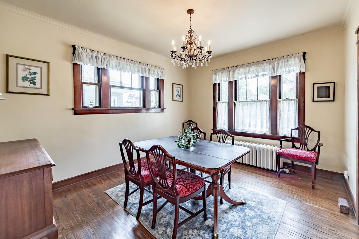 650 Park Street, Elgin, IL 60120