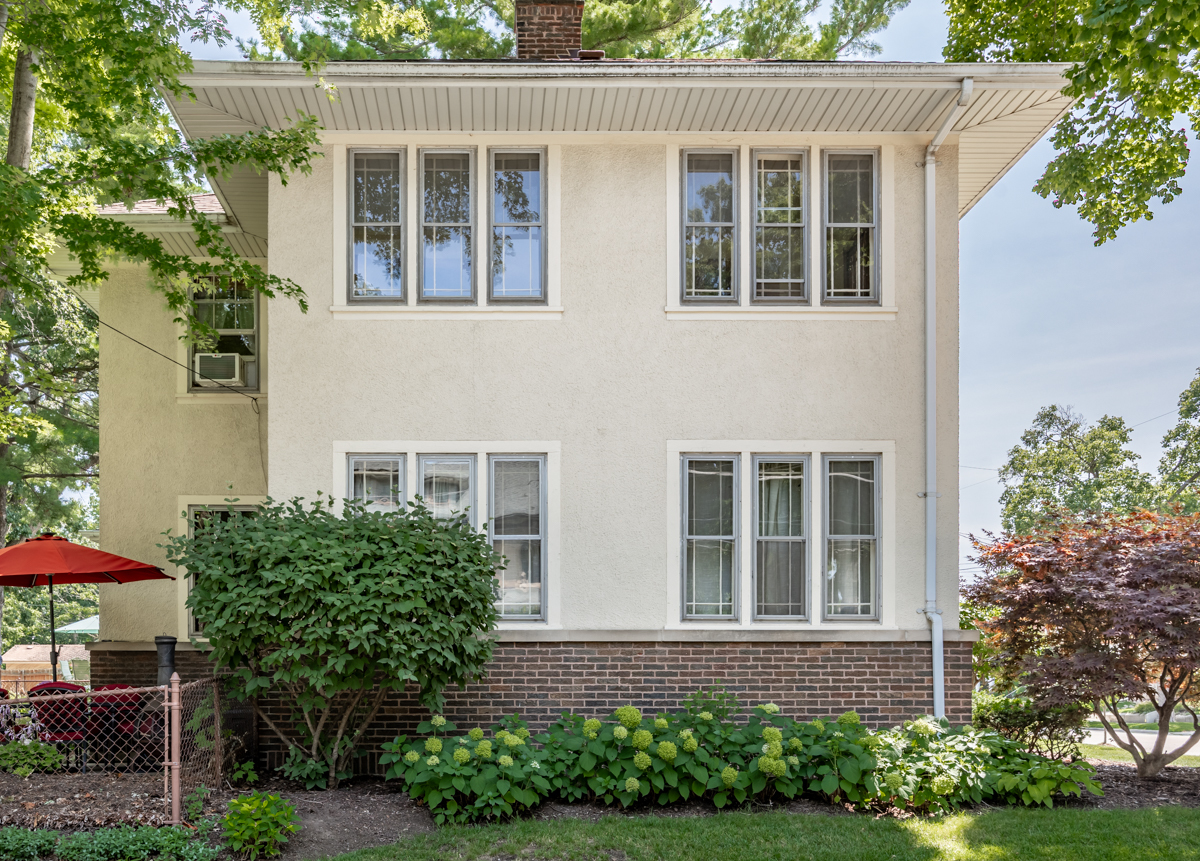 650 Park Street, Elgin, IL 60120