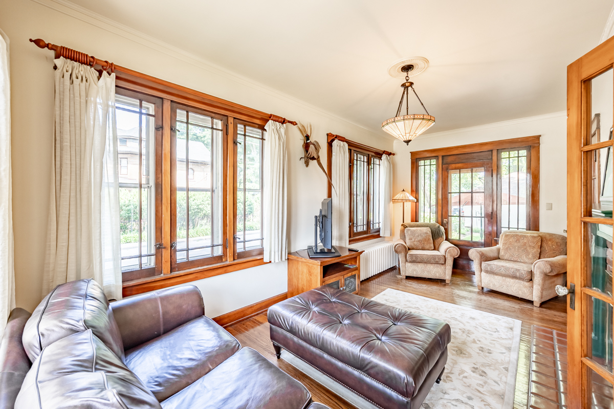 650 Park Street, Elgin, IL 60120