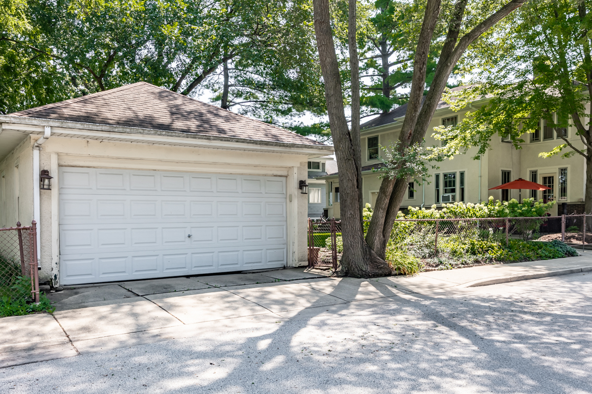 650 Park Street, Elgin, IL 60120