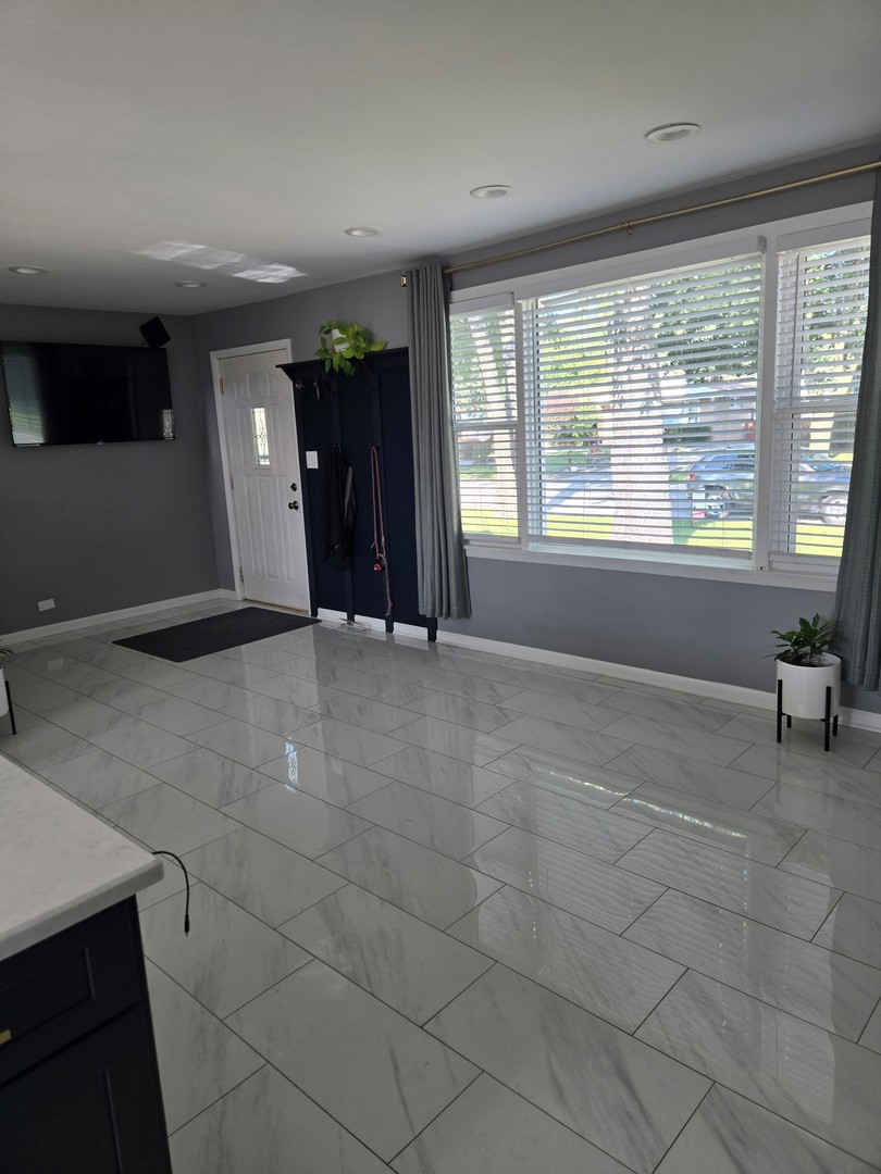 452 S Walnut Street, Bensenville, IL 60106