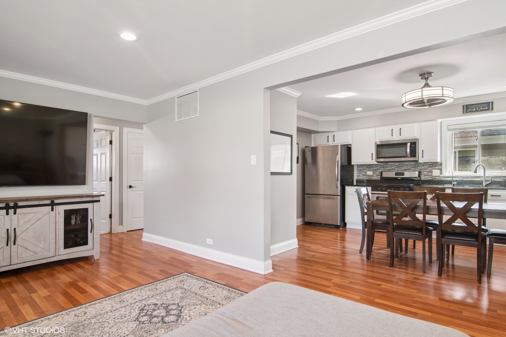 635 W Palatine Road, Palatine, IL 60067