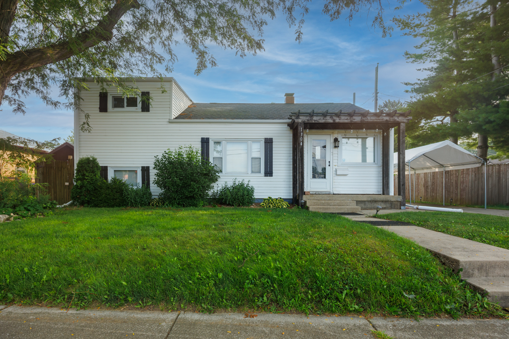 1304 Bell Street, Bloomington, IL 61701