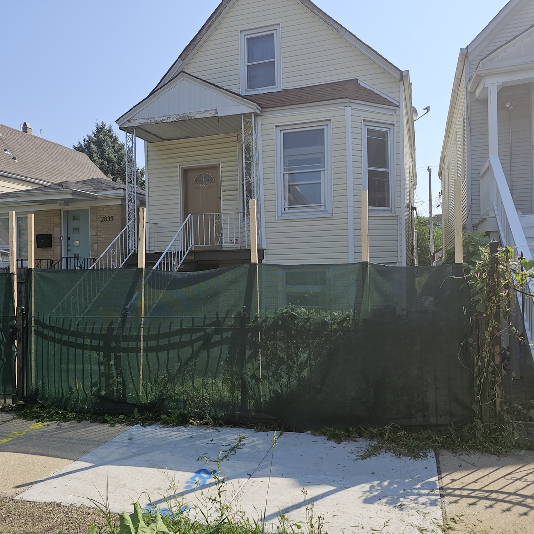 2837 N Ridgeway Avenue, Chicago, IL 60618