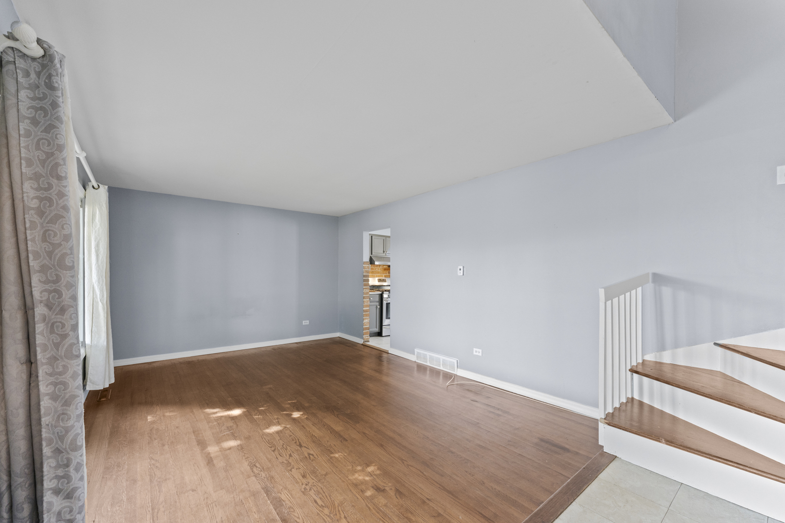 2001 Devonshire Road, Waukegan, IL 60087